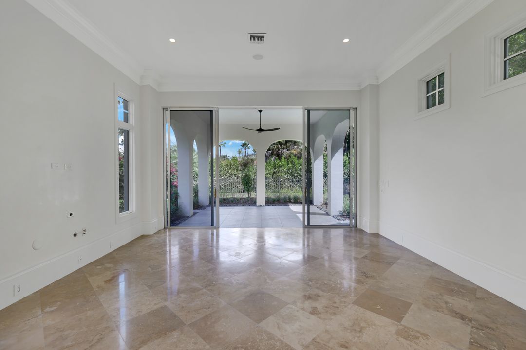 1609 Chinaberry Way, Naples, FL 34105