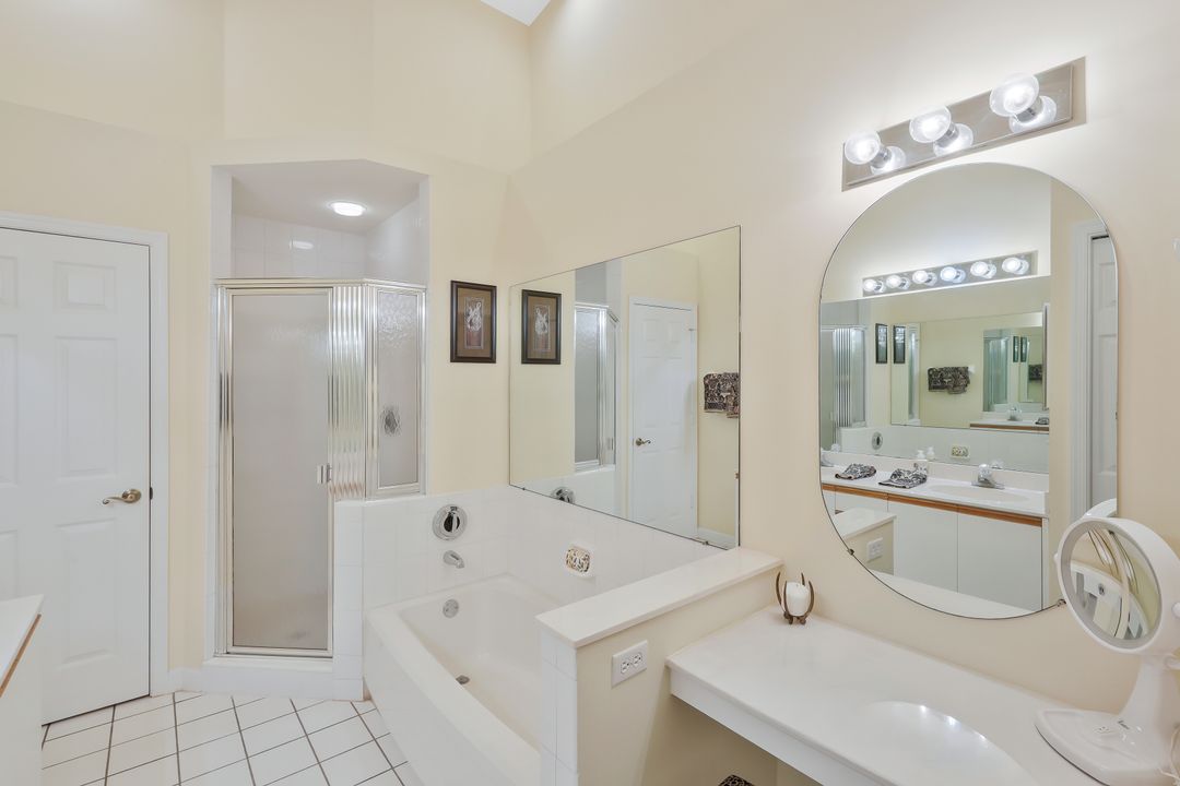 2305 Hidden Lake Dr #3704, Naples, FL 34112