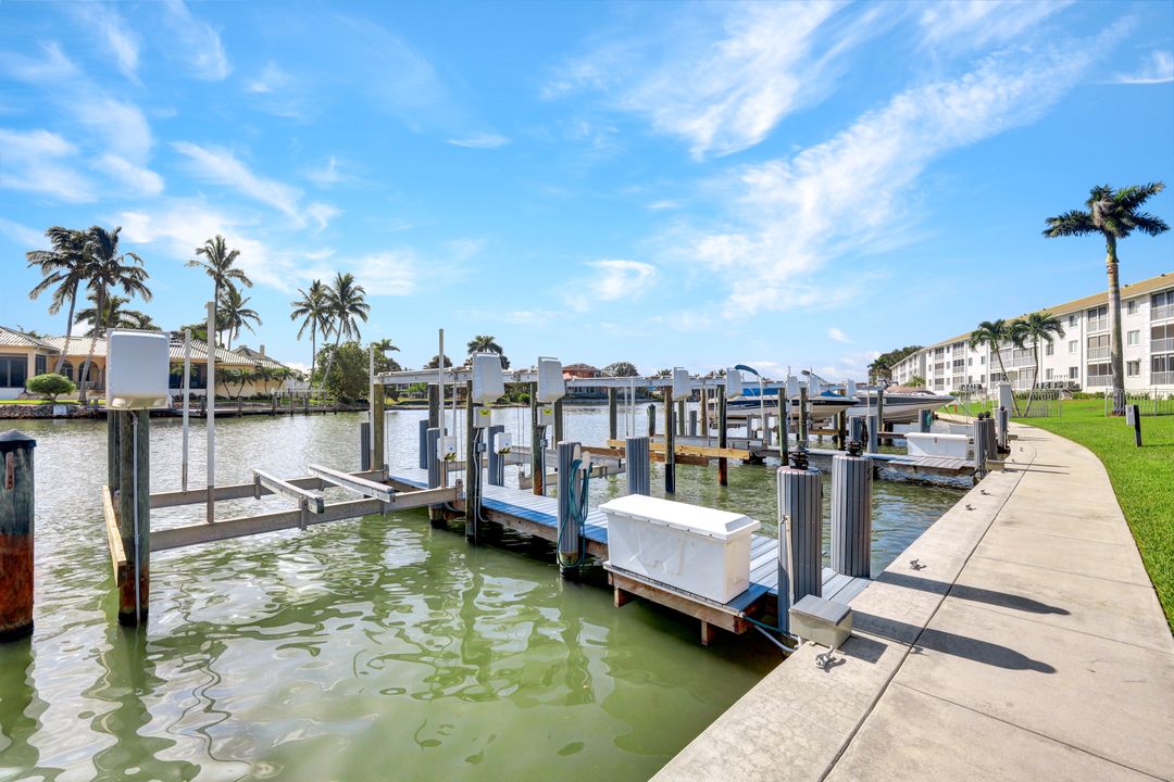 11030 Gulf Shore Dr #302, Naples, FL 34108