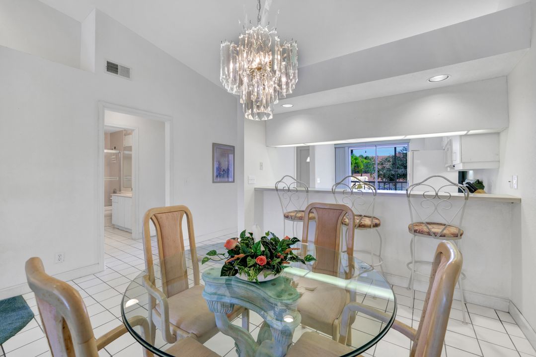 2372 Hidden Lake Dr #08, Naples, FL 34112