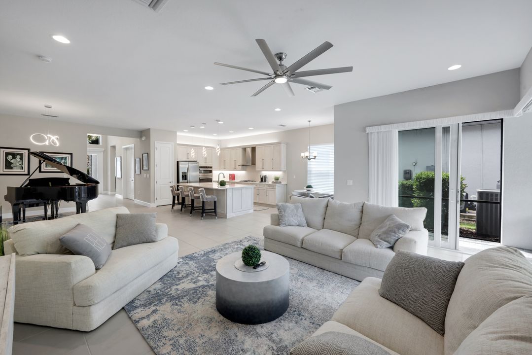 11855 Gardenia Ave, Naples, FL 34120
