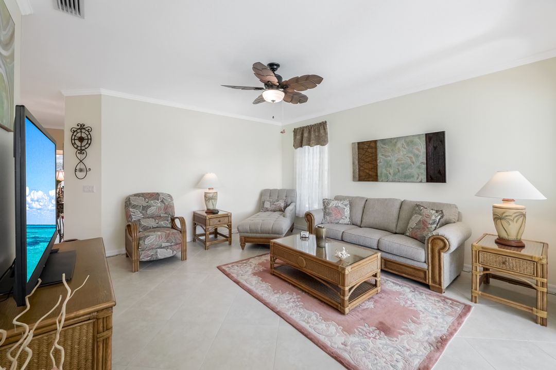 1320 Charleston Square Dr #101, Naples, FL 34110