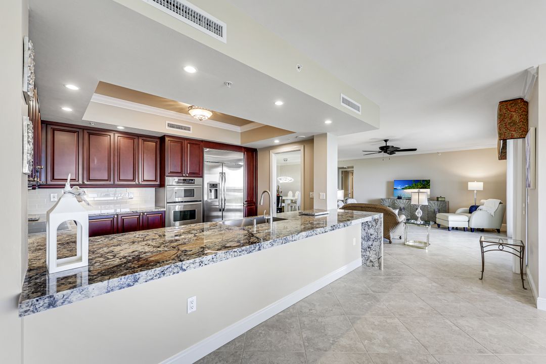 1050 Borghese Ln #605, Naples, FL 34114