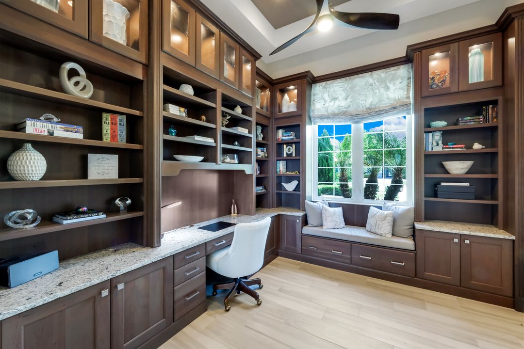 6259 Lightbourn Wy, Naples, FL 34113