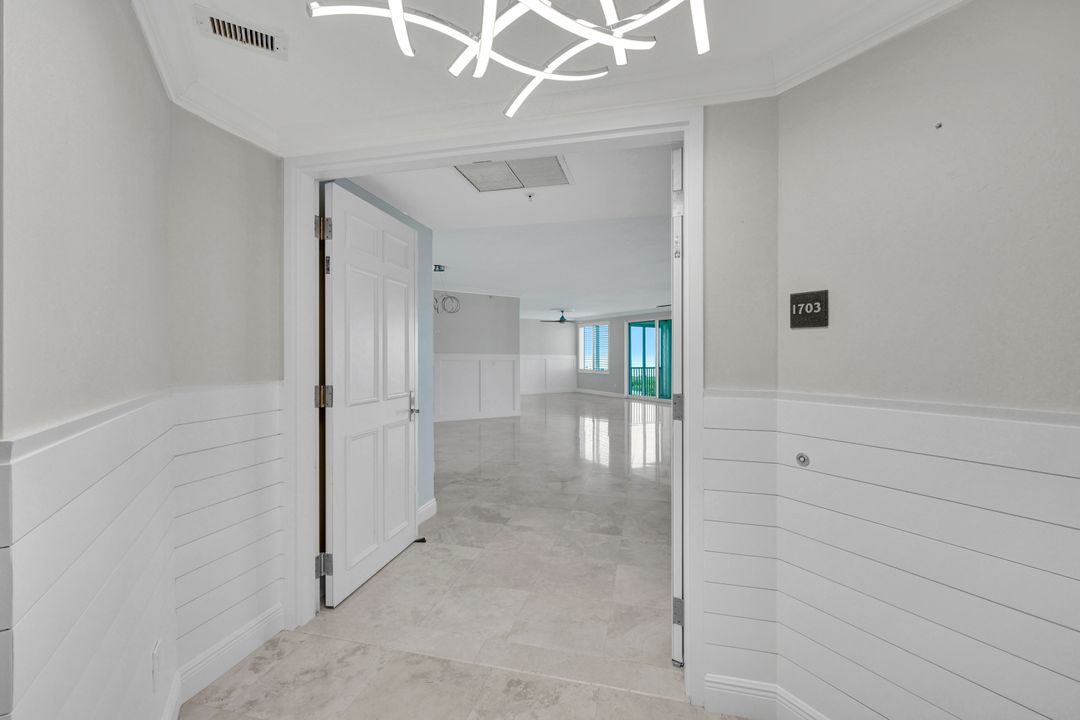 275 Indies Way #1703, Naples, FL 34110