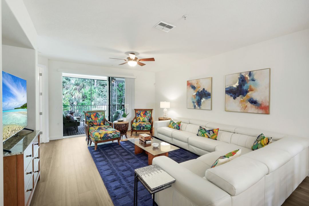 4843 Hampshire Ct #105, Naples, FL 34112