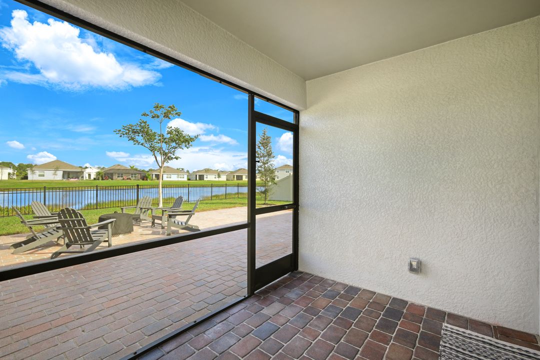 8837 Cascade Price Cir, North Fort Myers, FL 33917