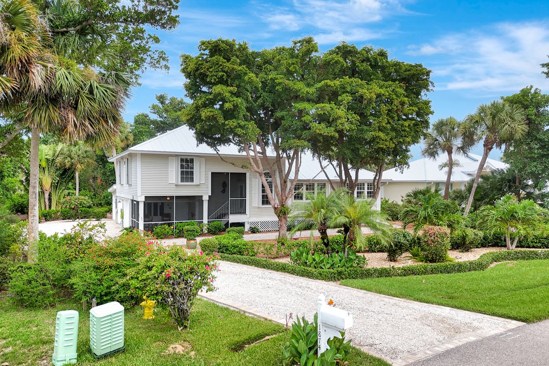 1874 Farm Trail, Sanibel, FL 33957