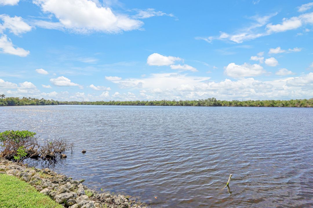 1045 Mainsail Dr #402, Naples, FL 34114