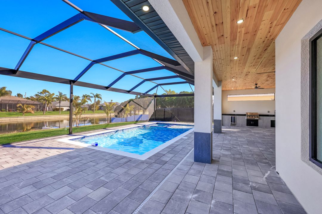 141 SE 21st St, Cape Coral, FL 33990