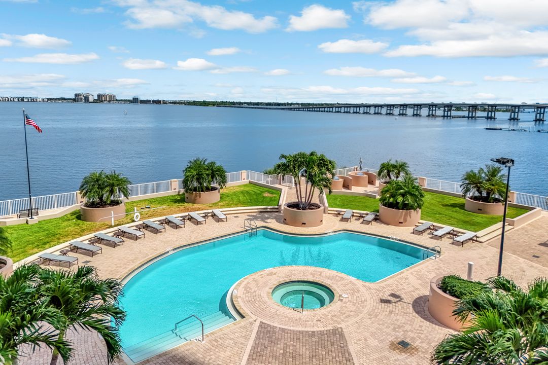 2090 W First St #2105, Fort Myers, FL 33901