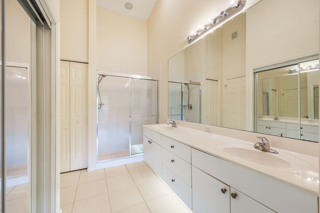 6830 Beach Resort Dr #4, Naples, FL 34114
