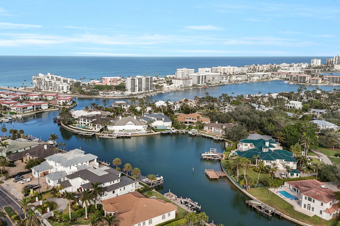 350 Bowline Bend, Naples, FL 34103