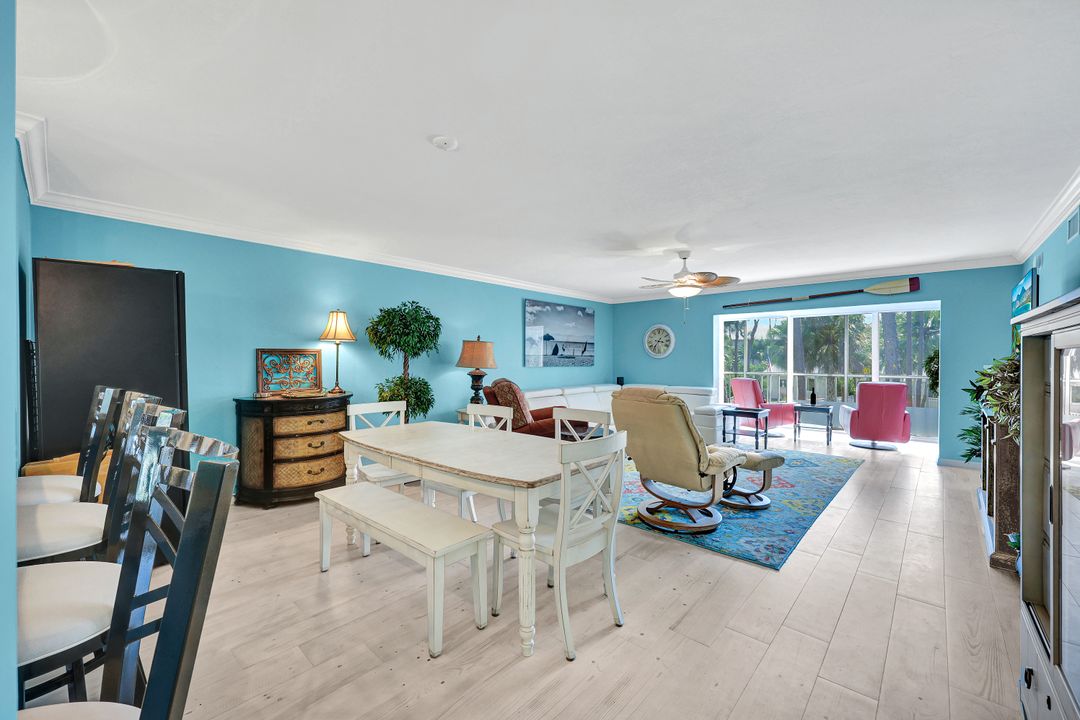 3072 Sandpiper Bay Cir #M-204, Naples, FL 34112