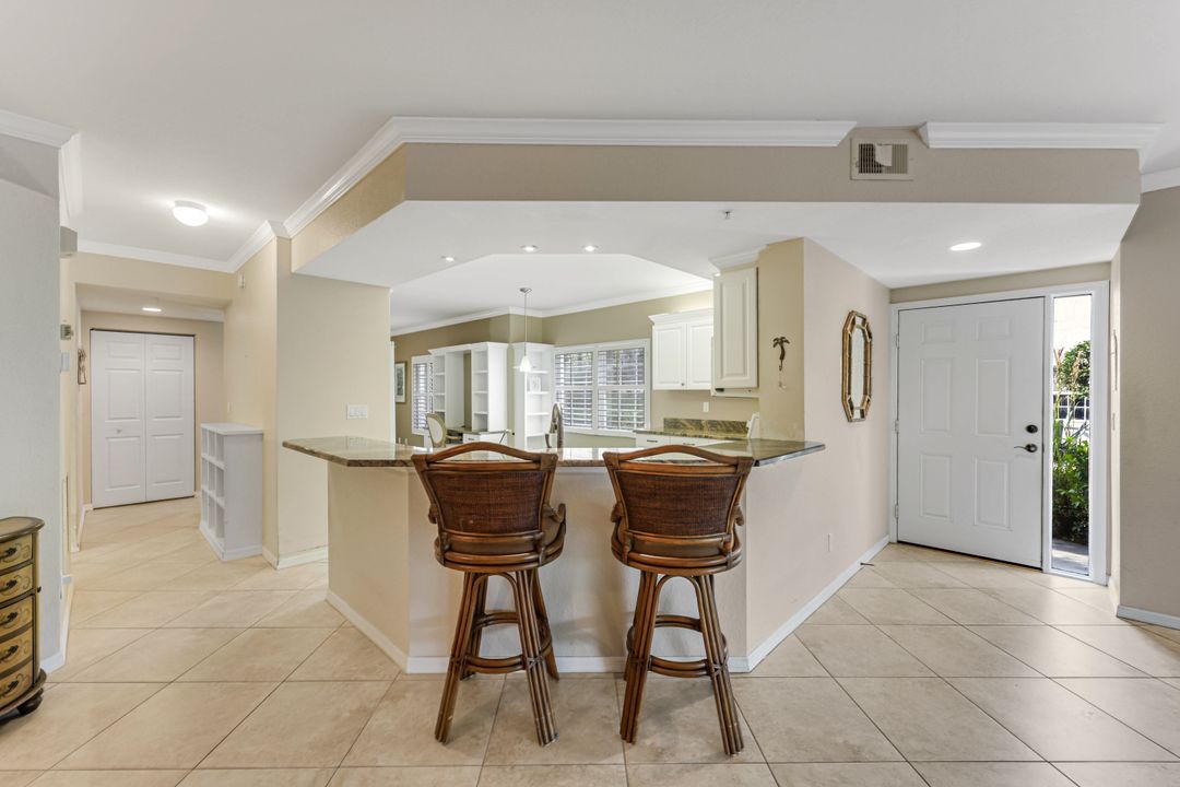 6825 Satinleaf Rd S #101, Naples, FL 34109
