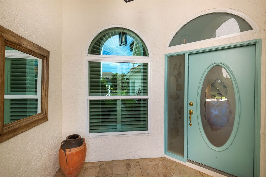 2153 Paget Cir, Naples, FL 34112