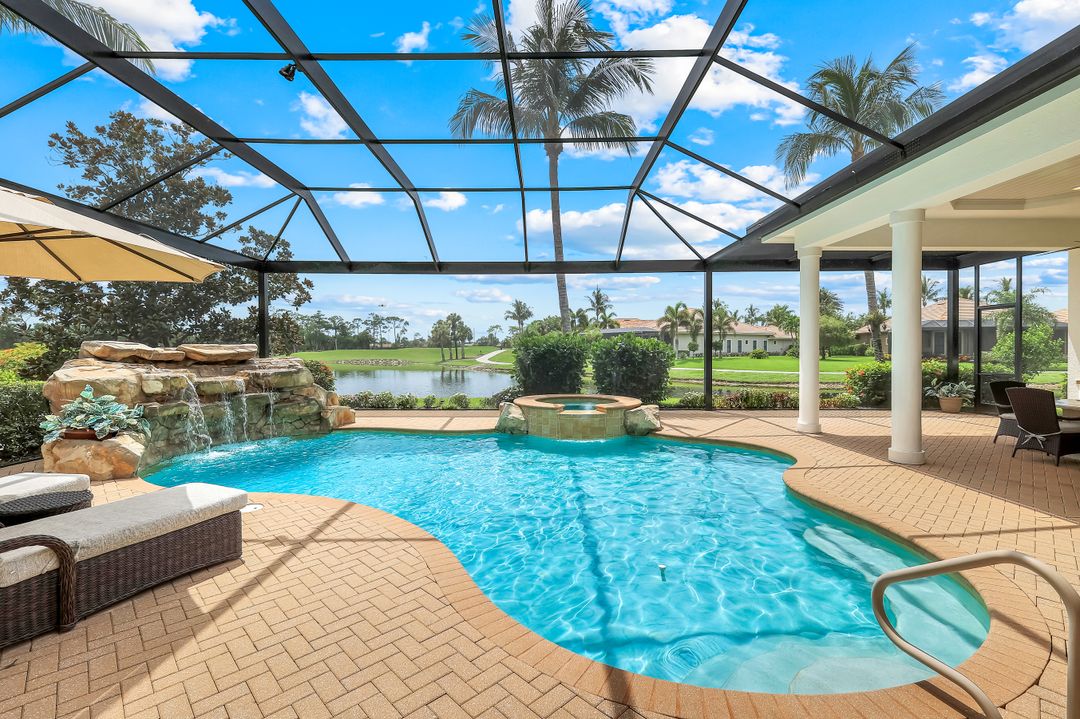 7511 Hogan Ct, Naples, FL 34113