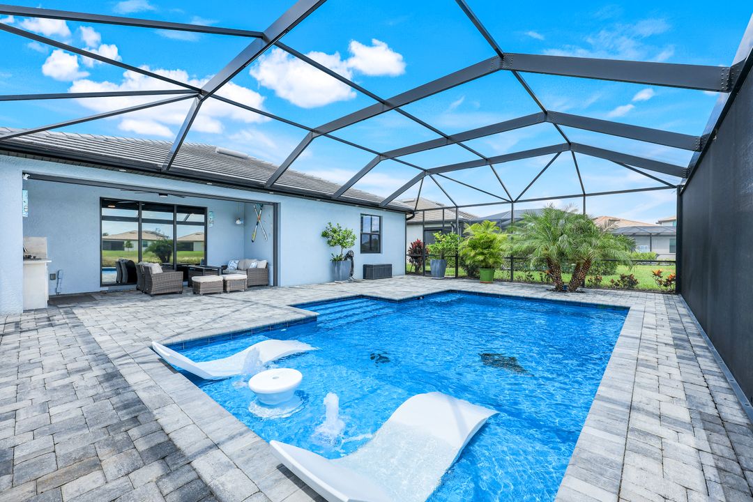 13824 Pine Lodge Ln, Fort Myers, FL 33913