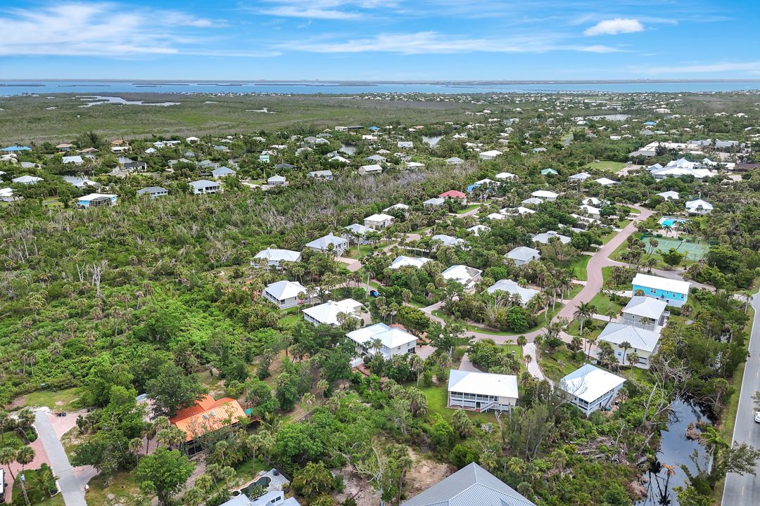 1874 Farm Trail, Sanibel, FL 33957