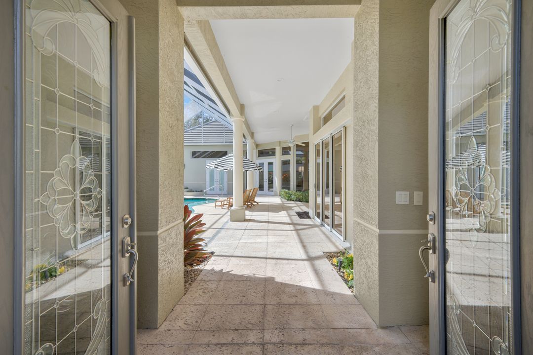 109 Greenfield Ct, Naples, FL 34110