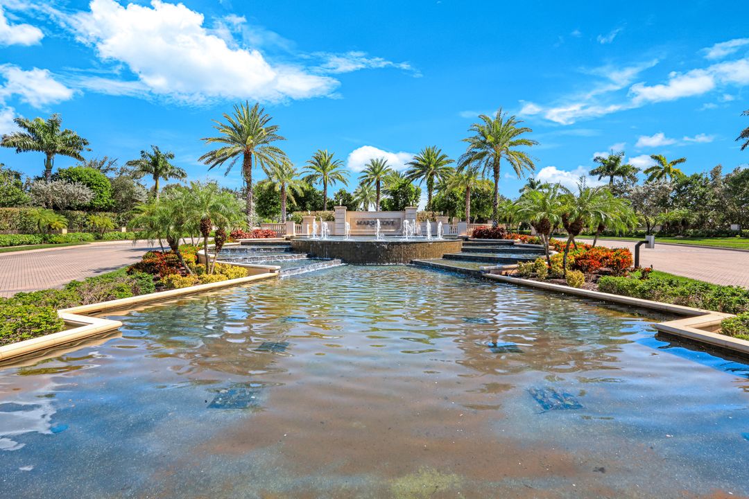 3154 Malaga Way, Naples, FL 34105