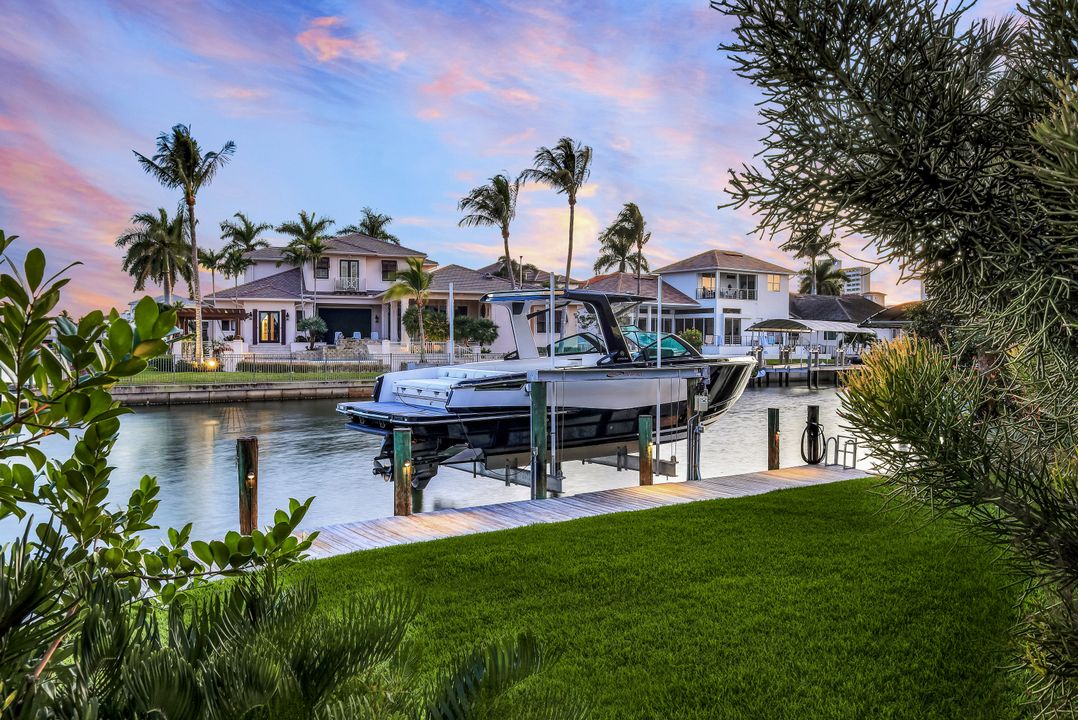 290 Channel Dr, Naples, FL 34108