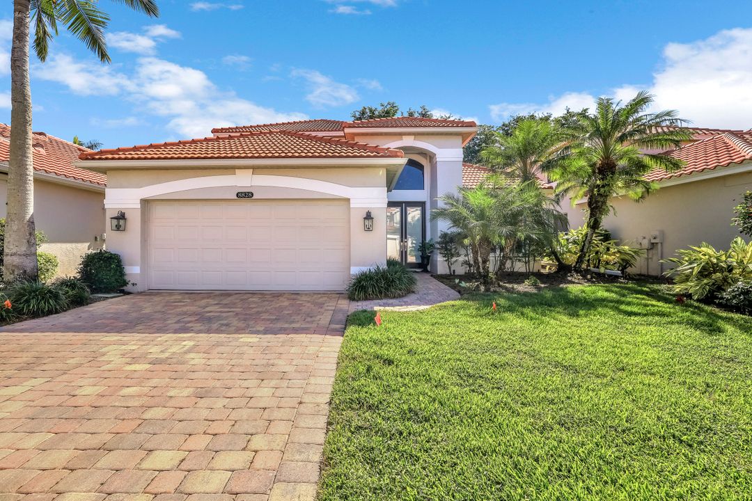 8828 Ventura Way, Naples, FL 34109