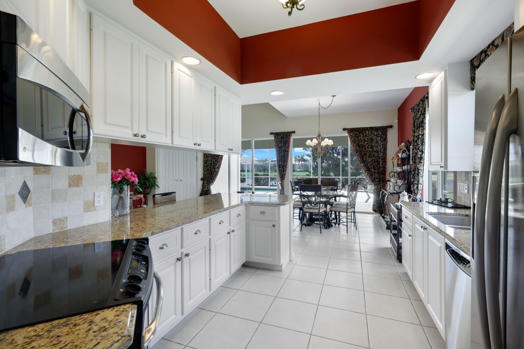 5848 Ferrara Dr, Sarasota, FL 34238