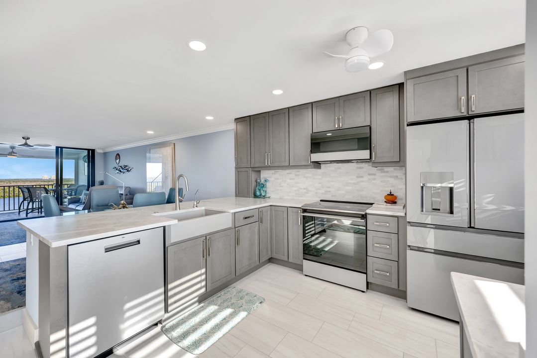 4253 Bay Beach Ln #7E, Fort Myers Beach, FL 33931