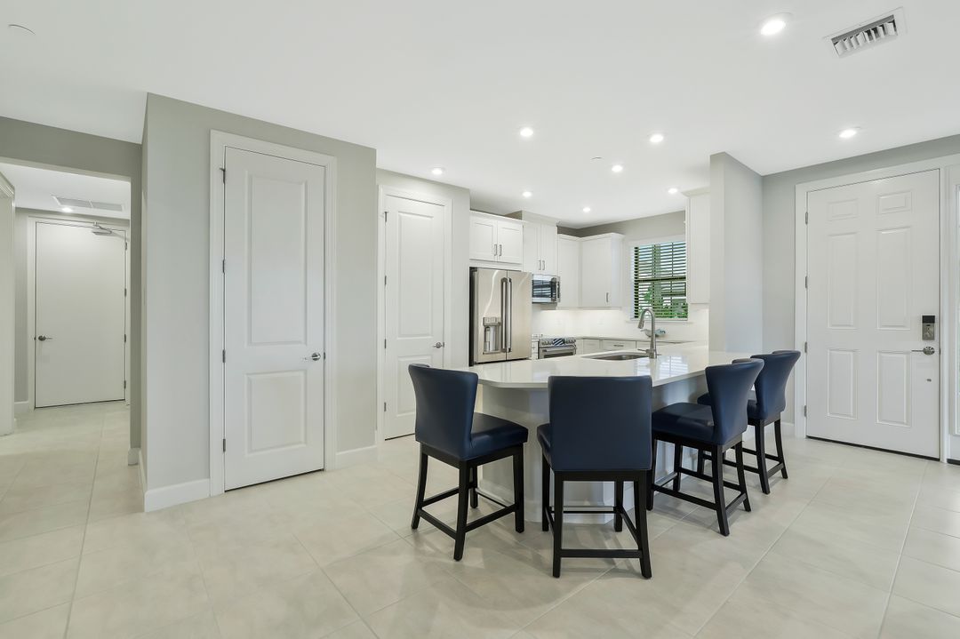 15336 Lucerna St #101, Naples, FL 34114