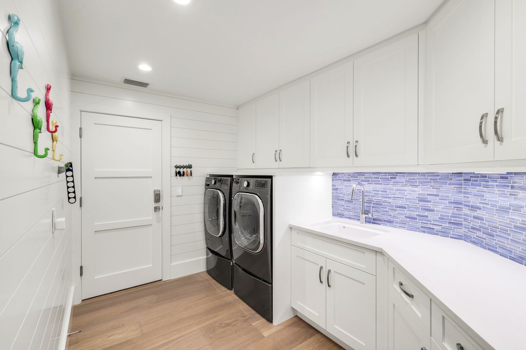 812 Tallow Tree Ct, Naples, FL 34108