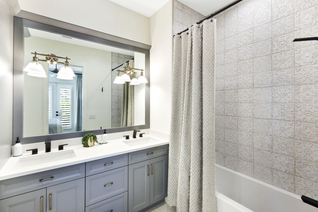 27194 Harbor Dr, Bonita Springs, FL 34135