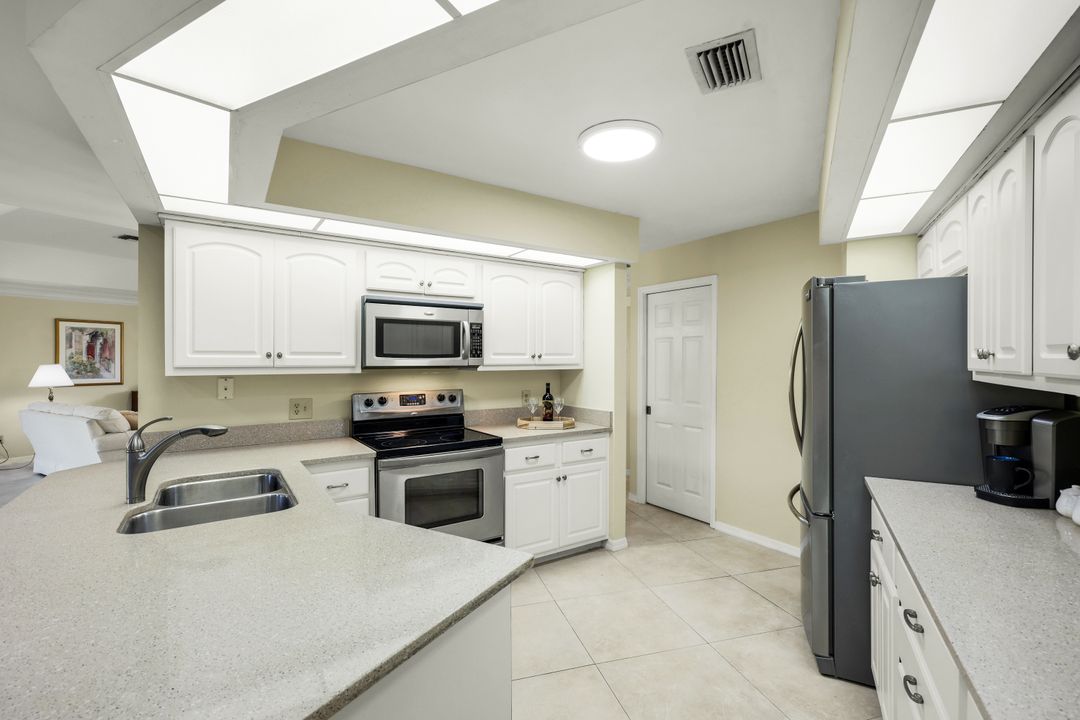 2383 Mayfield Ct, Naples, FL 34105