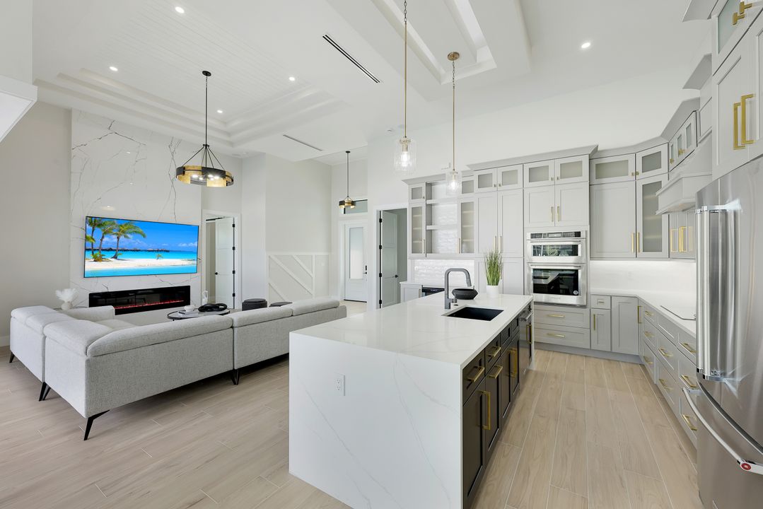 5240 SW 19th Pl, Cape Coral, FL 33914