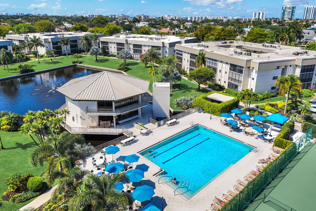 788 Park Shore Dr #E20, Naples, FL 34103