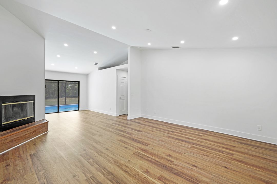 2760 14th Ave SE, Naples, FL 34117