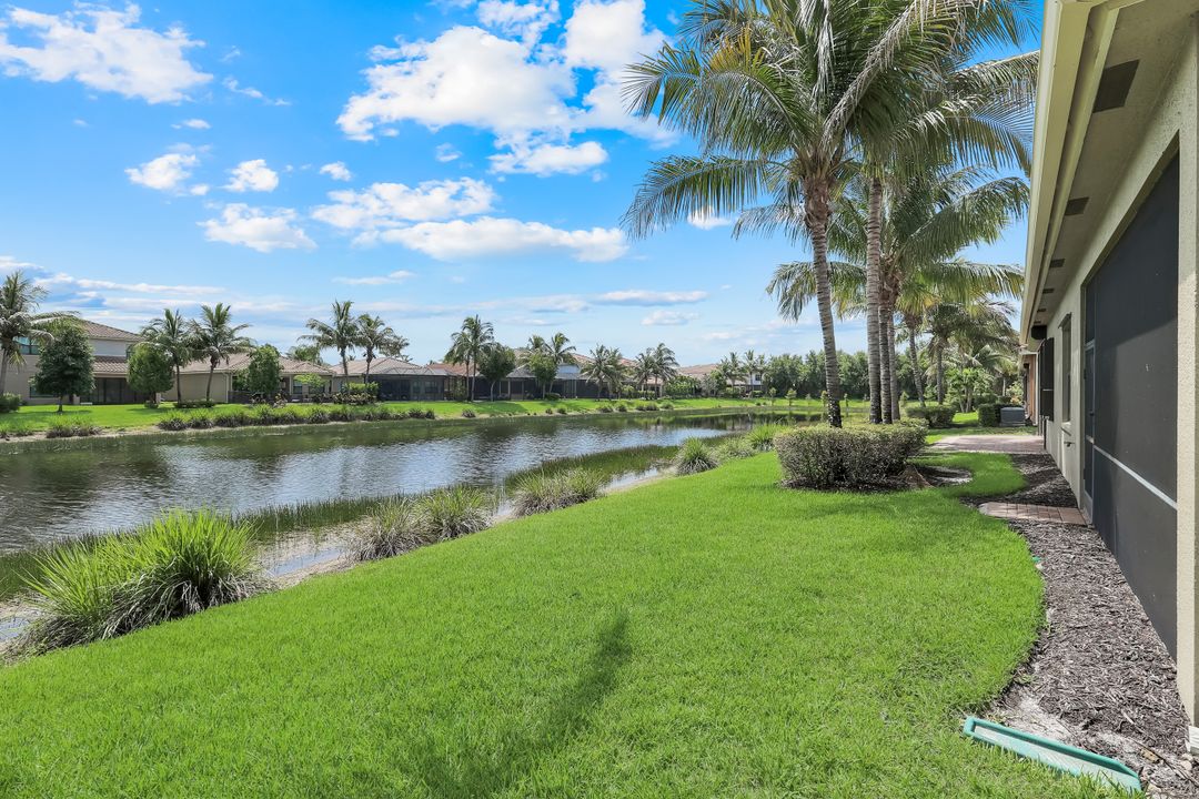13556 Coronado Dr, Naples, FL 34109