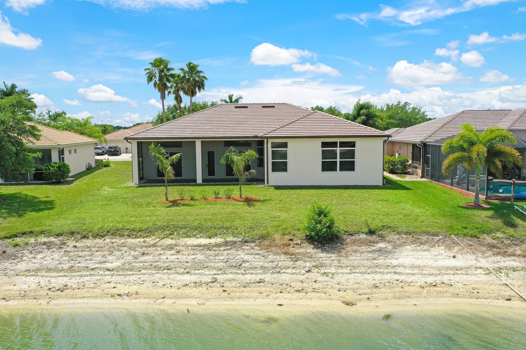 985 Chesapeake Bay Ct, Naples, FL 34120