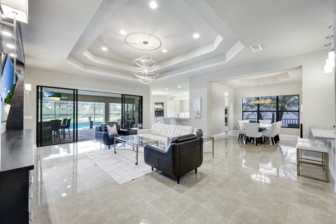 4394 Caldera Cir, Naples, FL 34119