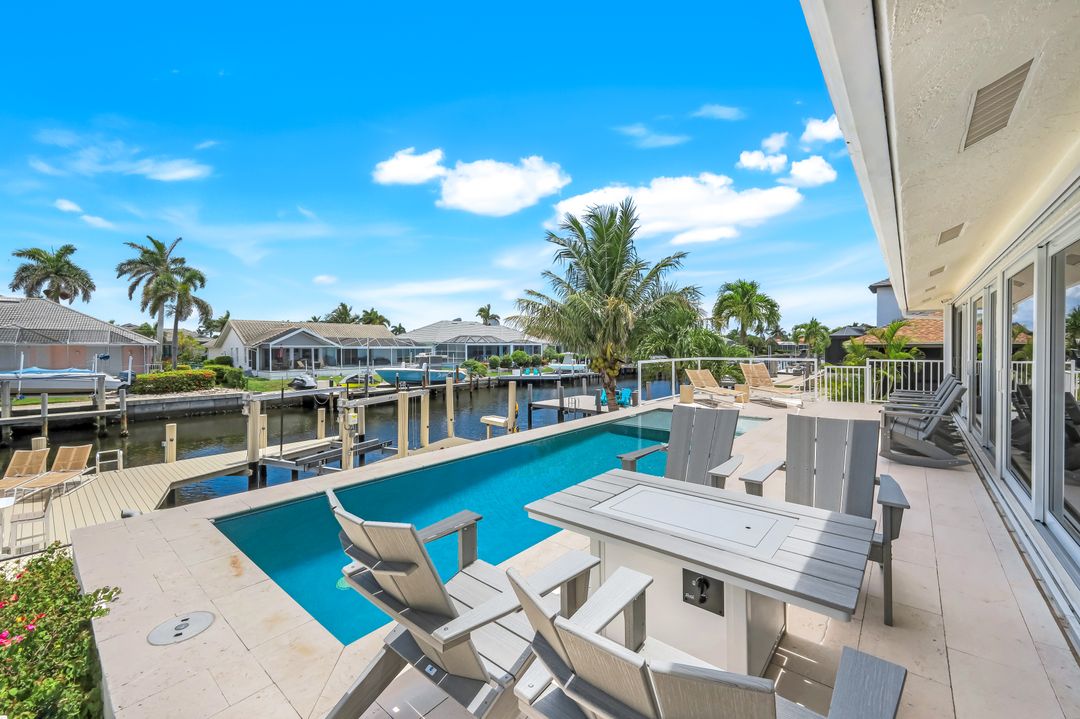 1048 Cottonwood Ct, Marco Island, FL 34145