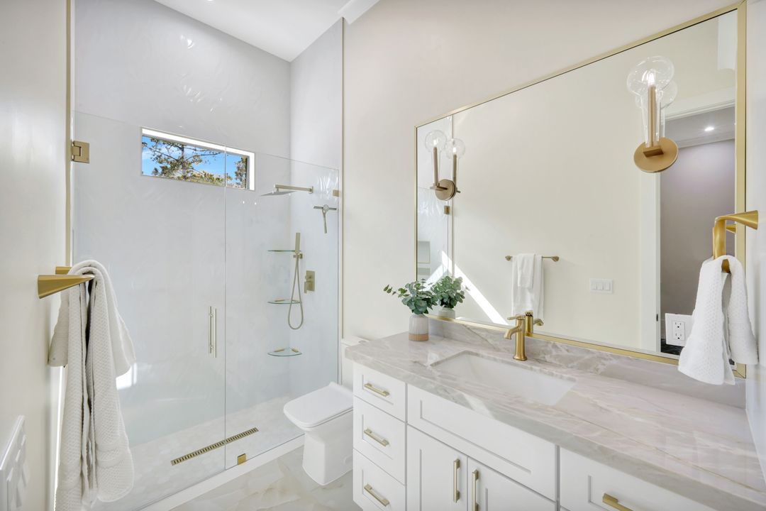 2546 4th St NW, Naples, FL 34120