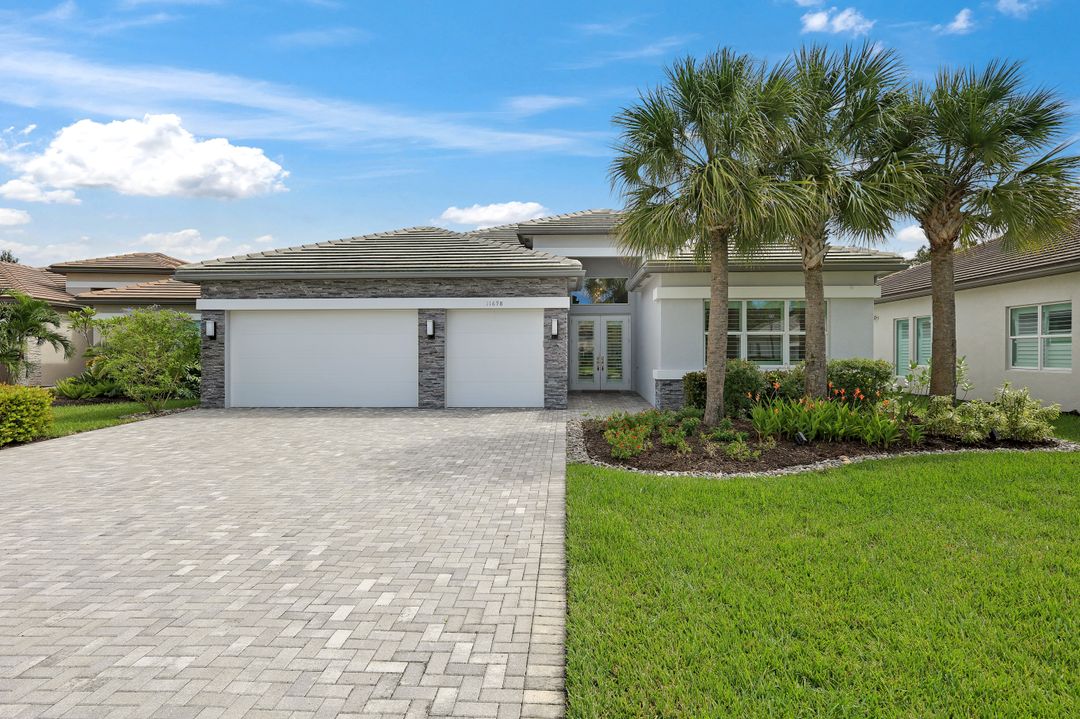 11698 Jasper Ct, Naples, FL 34120