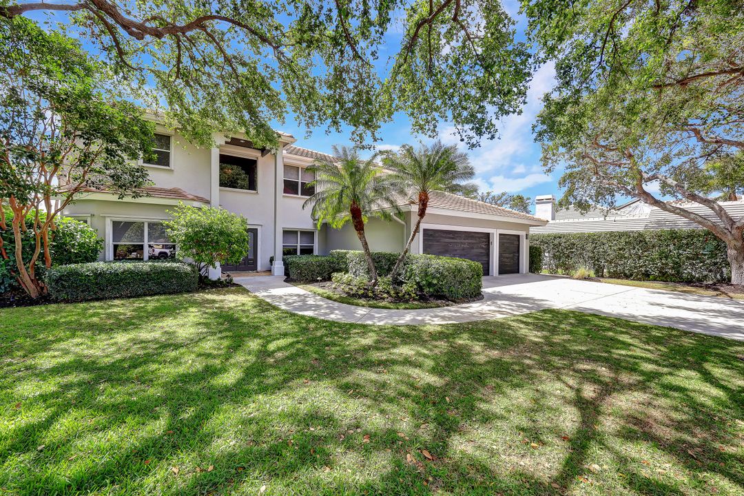 8146 Las Palmas Way, Naples, FL 34109