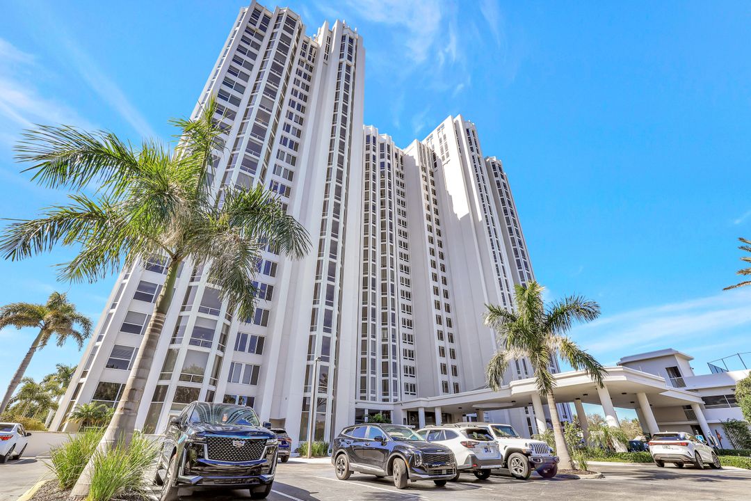 6849 Grenadier Blvd #105, Naples, FL 34108