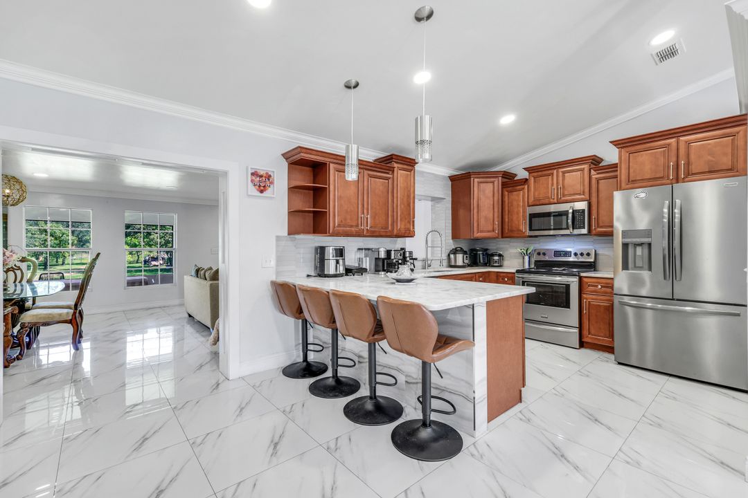 3421 24th Ave NE, Naples, FL 34120