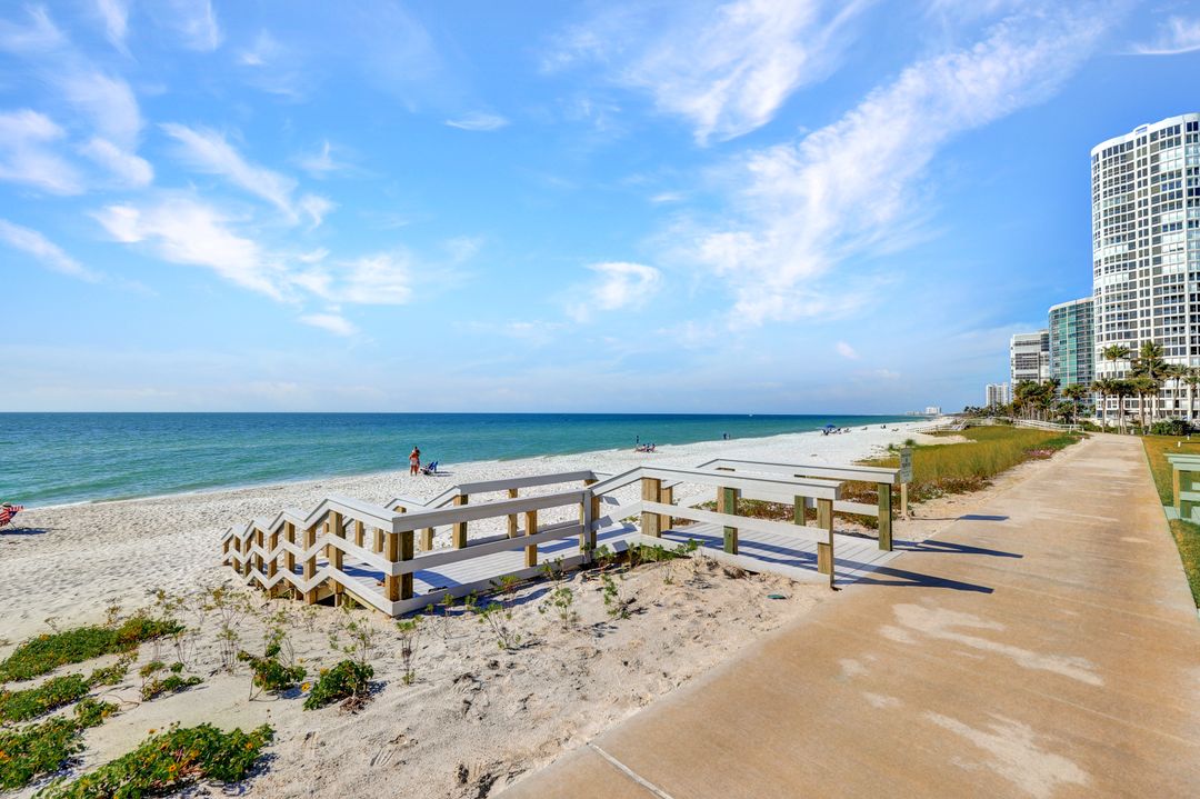 4401 Gulf Shore Blvd N #1406, Naples, FL 34103