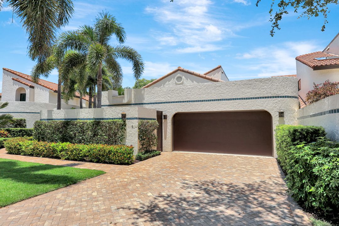 6 Las Brisas Way, Naples, FL 34108