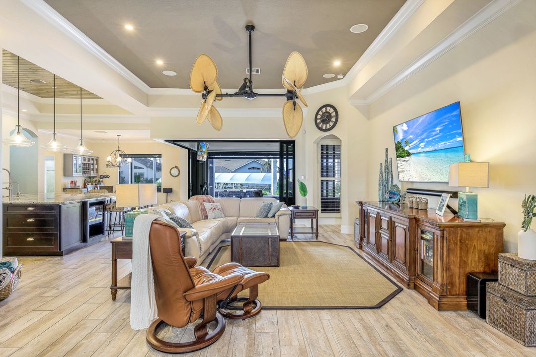 1512 El Dorado Pkwy W, Cape Coral, FL 33914