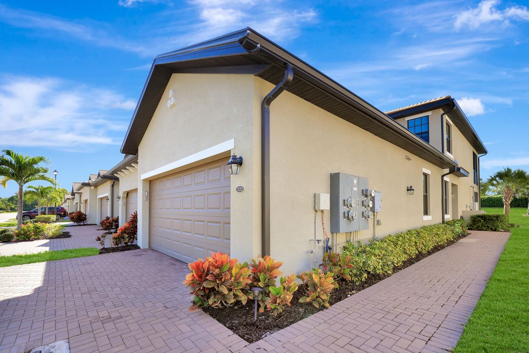 2368 Anguilla Dr #102, Naples, FL 34120