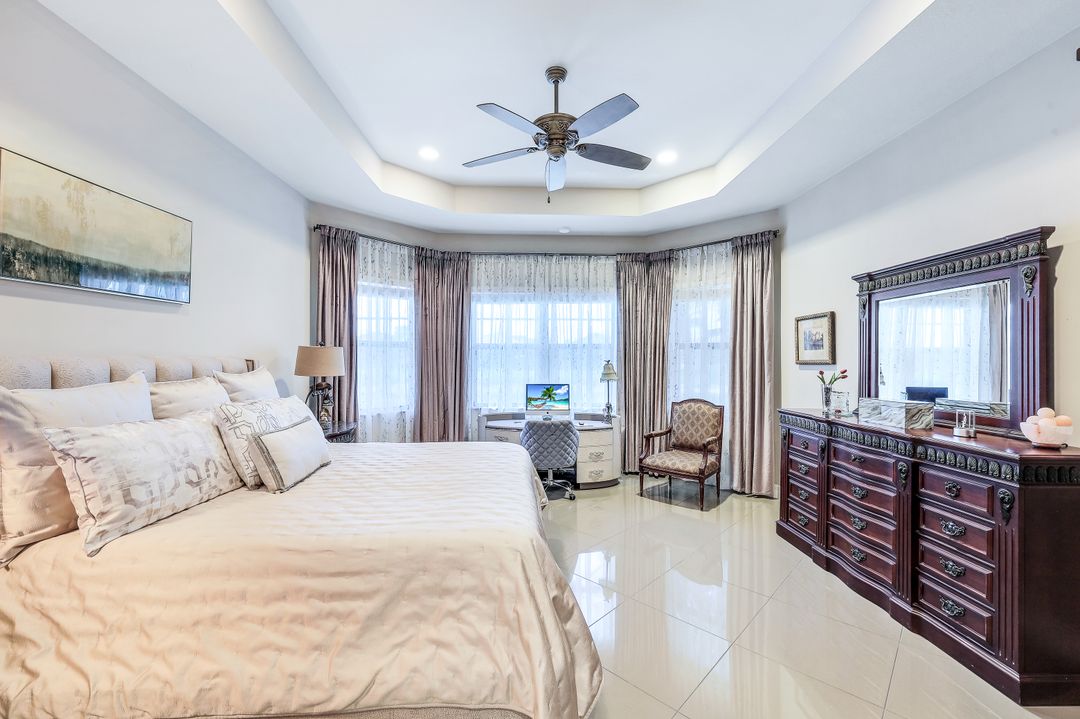 4679 Azalea Dr, Naples, FL 34119